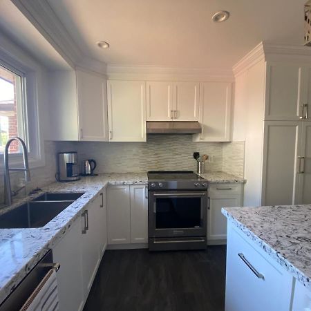 טורונטו Yonge And Finch Subway !L Spacious & Bright Private Bedroom With Shared Amenties מראה חיצוני תמונה