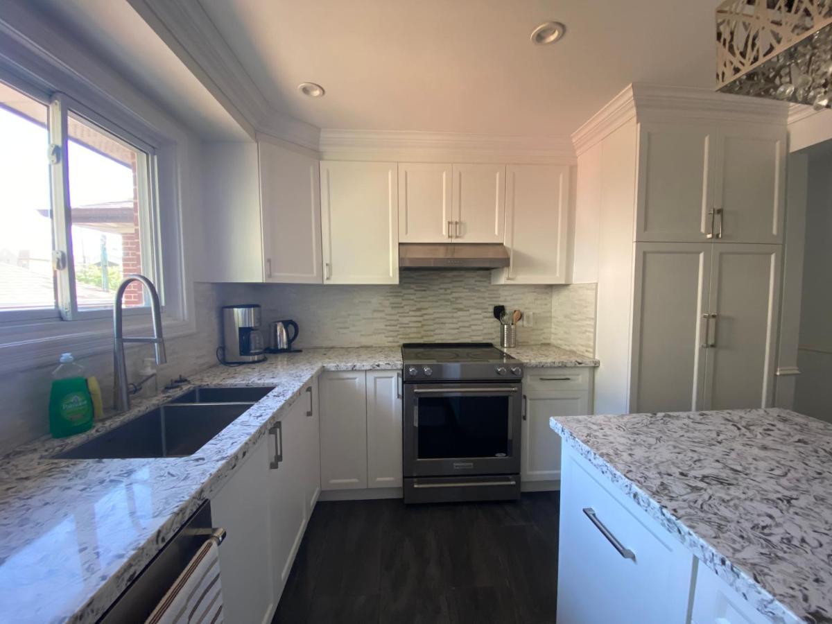 טורונטו Yonge And Finch Subway !L Spacious & Bright Private Bedroom With Shared Amenties מראה חיצוני תמונה