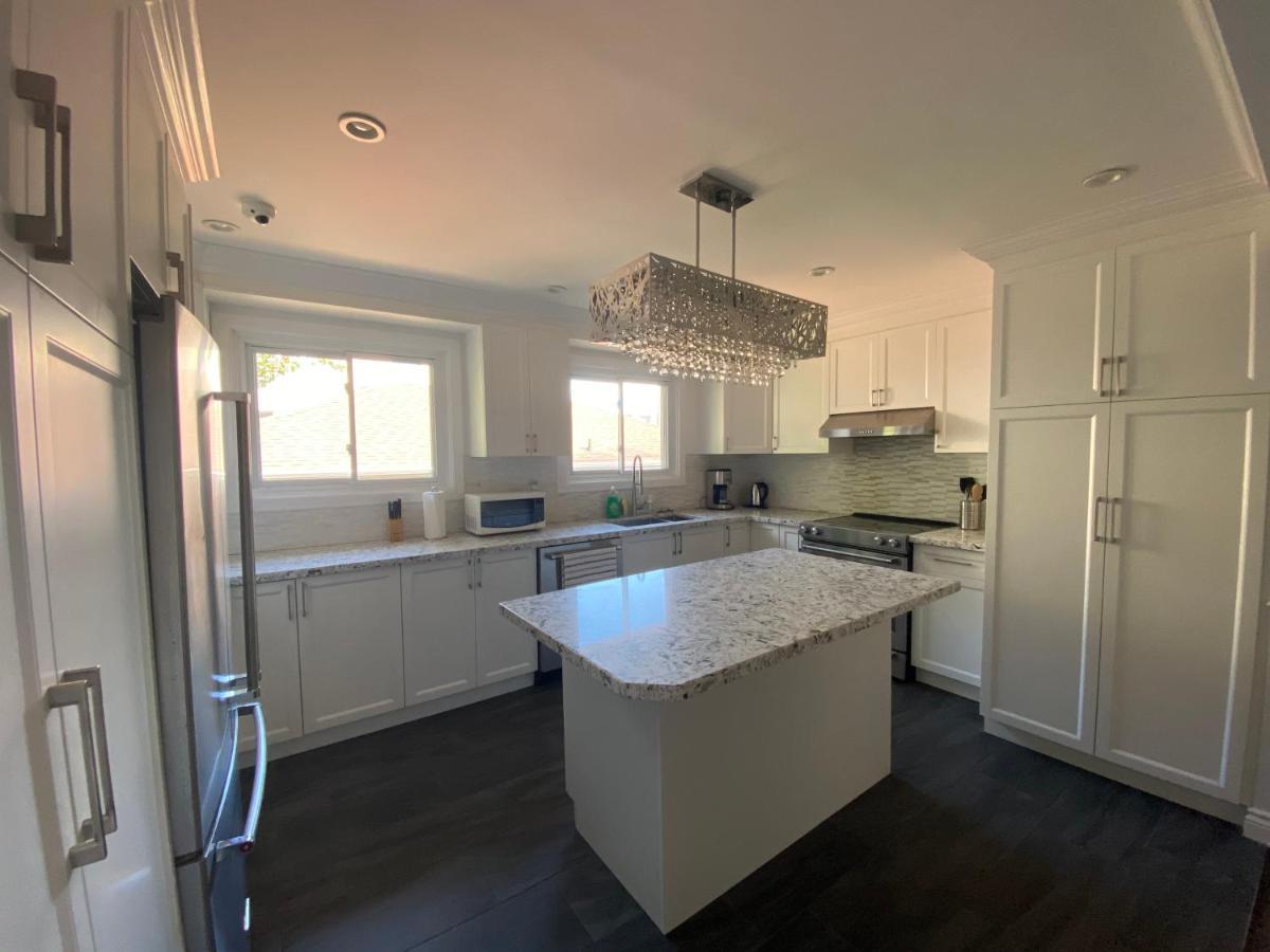 טורונטו Yonge And Finch Subway !L Spacious & Bright Private Bedroom With Shared Amenties מראה חיצוני תמונה