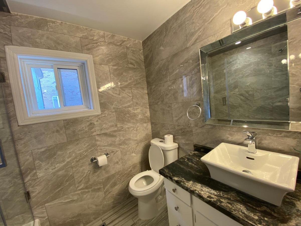 טורונטו Yonge And Finch Subway !L Spacious & Bright Private Bedroom With Shared Amenties מראה חיצוני תמונה